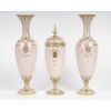 Élégant ensemble de trois vases en opaline rose, style Louis XVI – fin XIXᵉ siècle 14