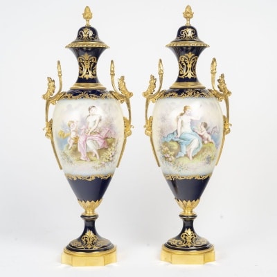 Paire de vases dans le goût de Sèvres, XIXᵉ siècle – époque Napoléon III