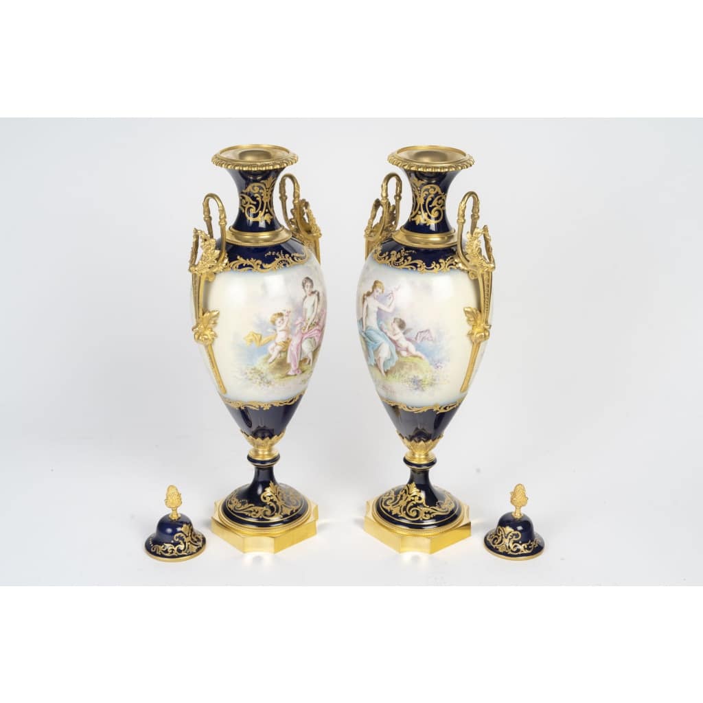 Paire de vases dans le goût de Sèvres, XIXᵉ siècle – époque Napoléon III 3