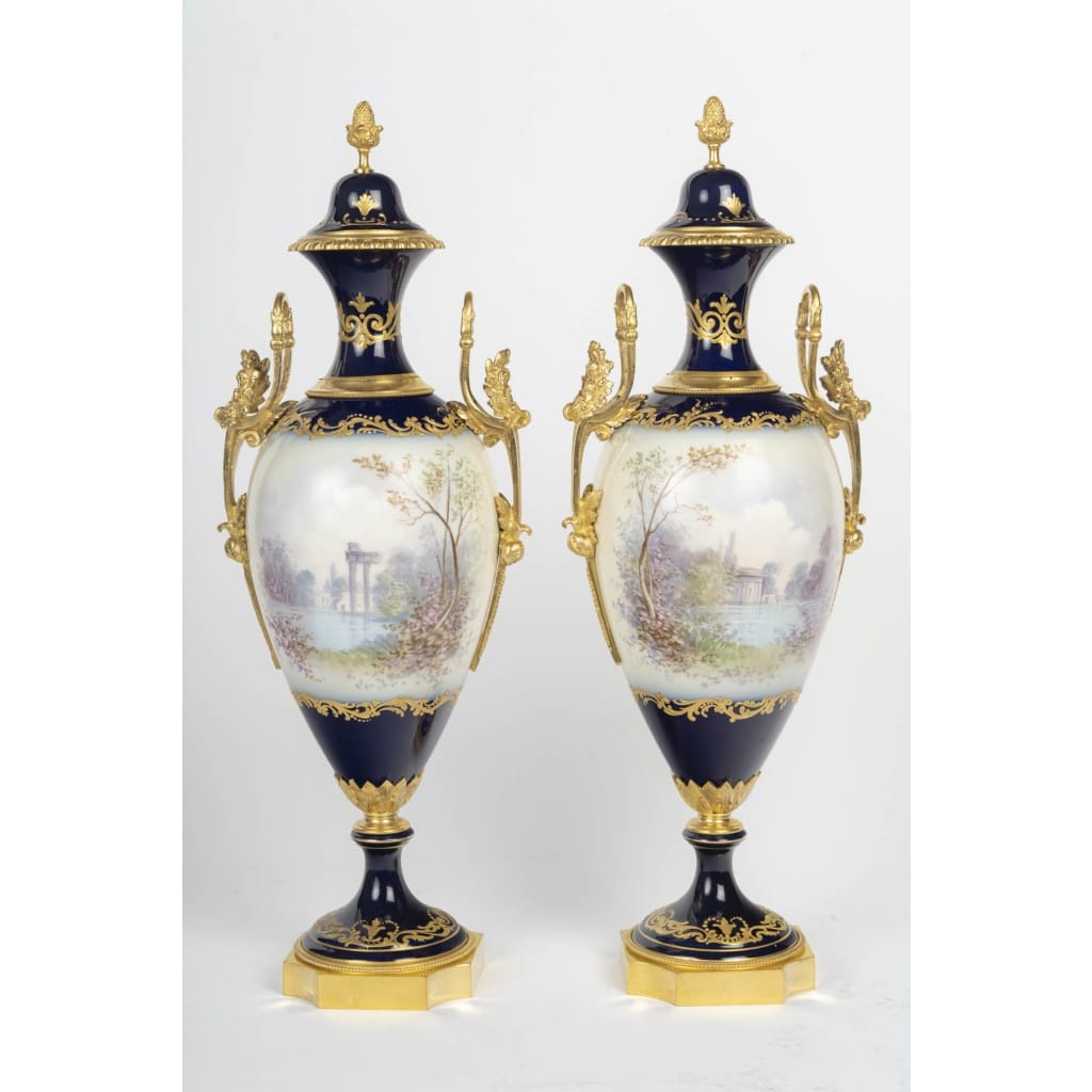 Paire de vases dans le goût de Sèvres, XIXᵉ siècle – époque Napoléon III 5
