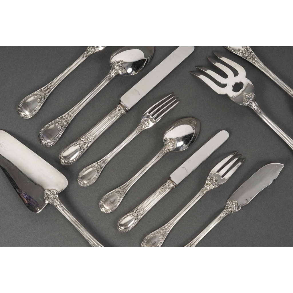 ODIOT Ménagère modèle « LOUVECIENNES » 99 pièces Argent massif XXème 16