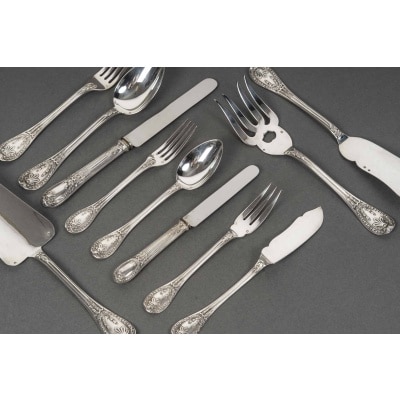 ODIOT Ménagère modèle « LOUVECIENNES » 99 pièces Argent massif XXème