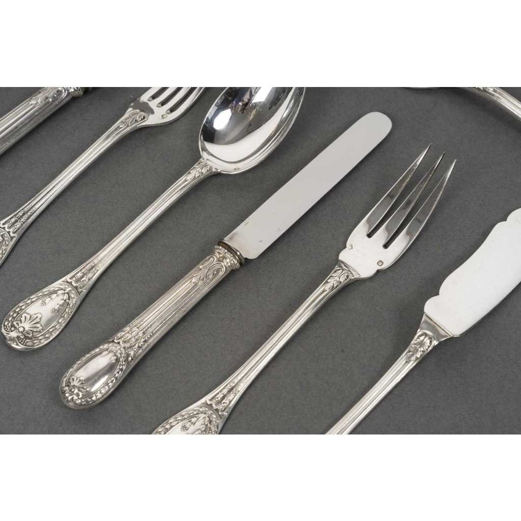 ODIOT Ménagère modèle « LOUVECIENNES » 99 pièces Argent massif XXème 20