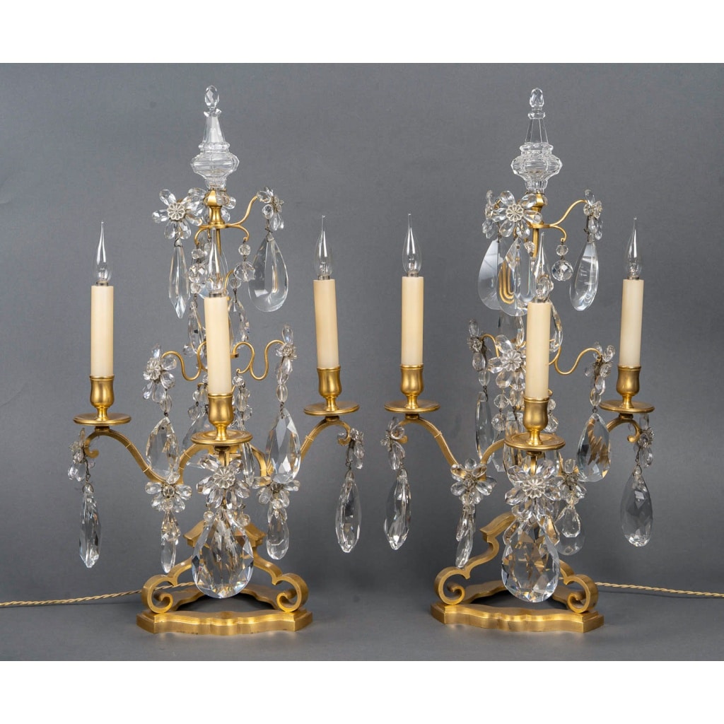 Paire de girandoles de style Louis XV en bronze doré et décor de cristal Maison Baguès vers 1950-1960 3