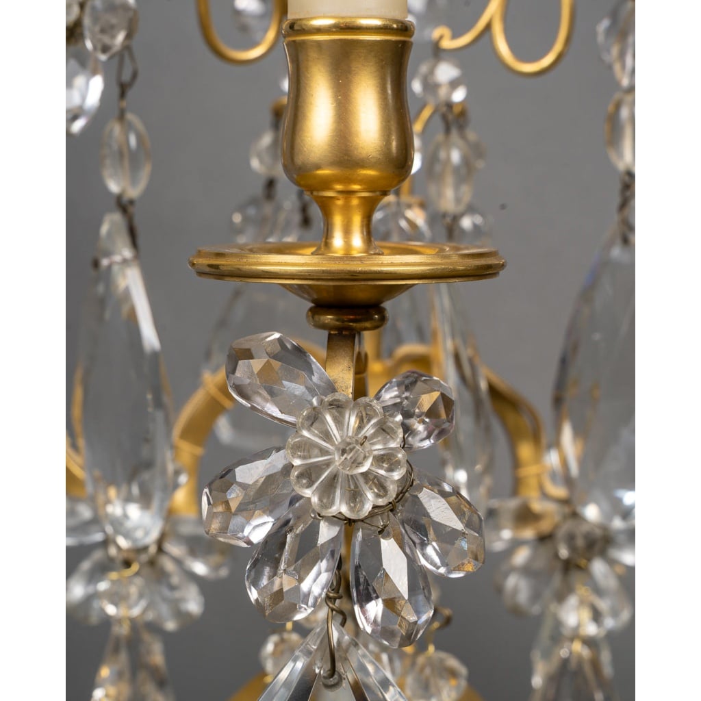 Paire de girandoles de style Louis XV en bronze doré et décor de cristal Maison Baguès vers 1950-1960 6