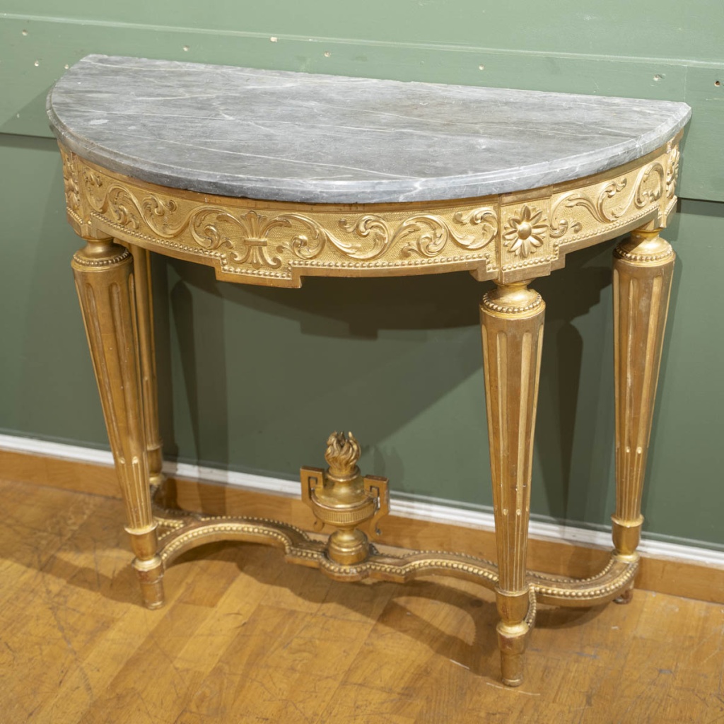 Console Louis XVI en bois doré 18ème siècle 3