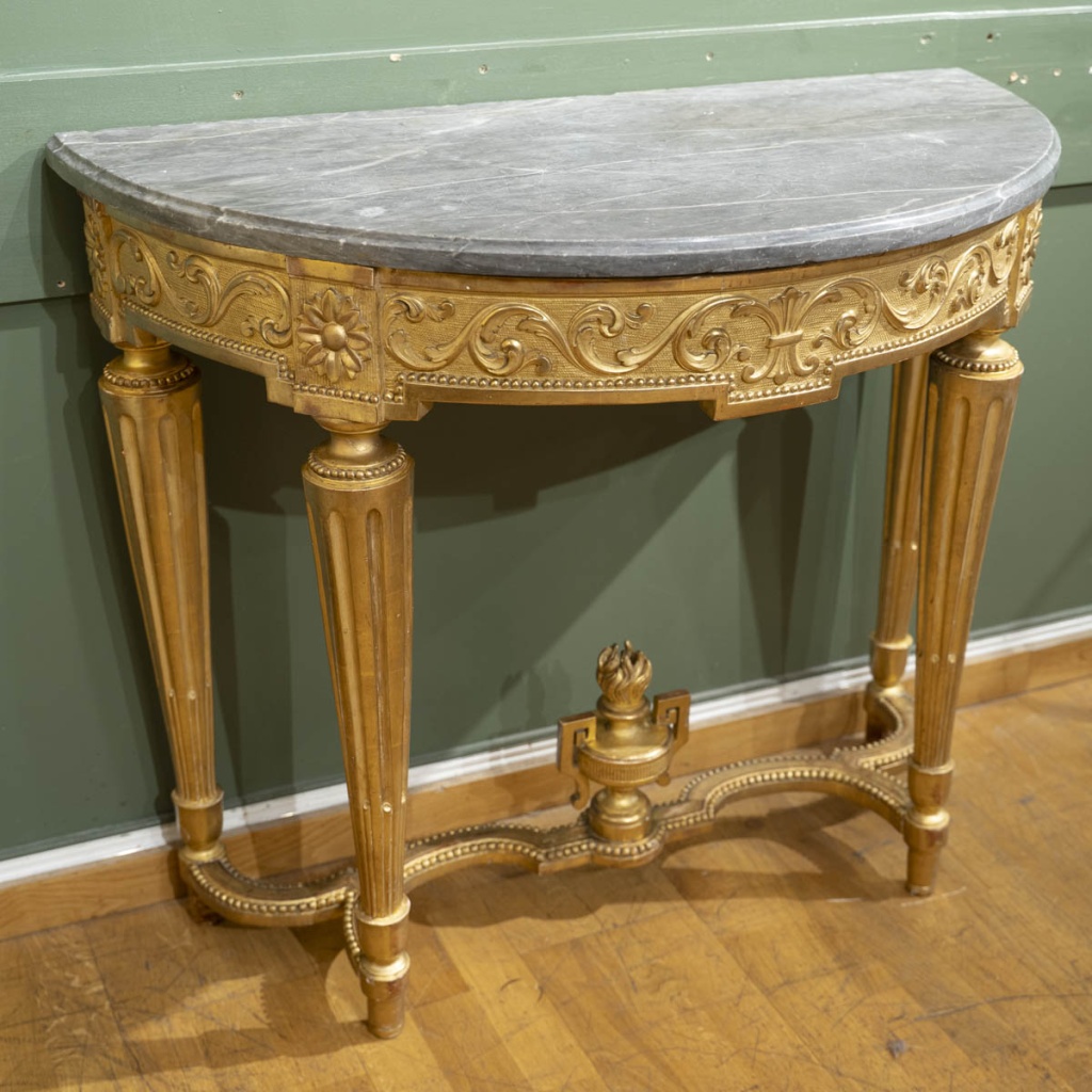 Console Louis XVI en bois doré 18ème siècle 7