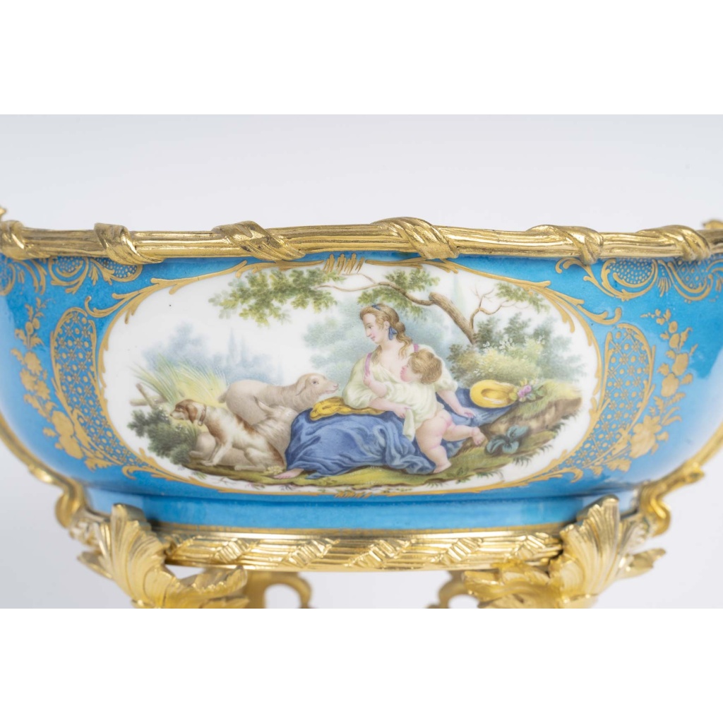 Samson, Coupe en porcelaine et sa monture en bronze doré. XIXème siècle 5