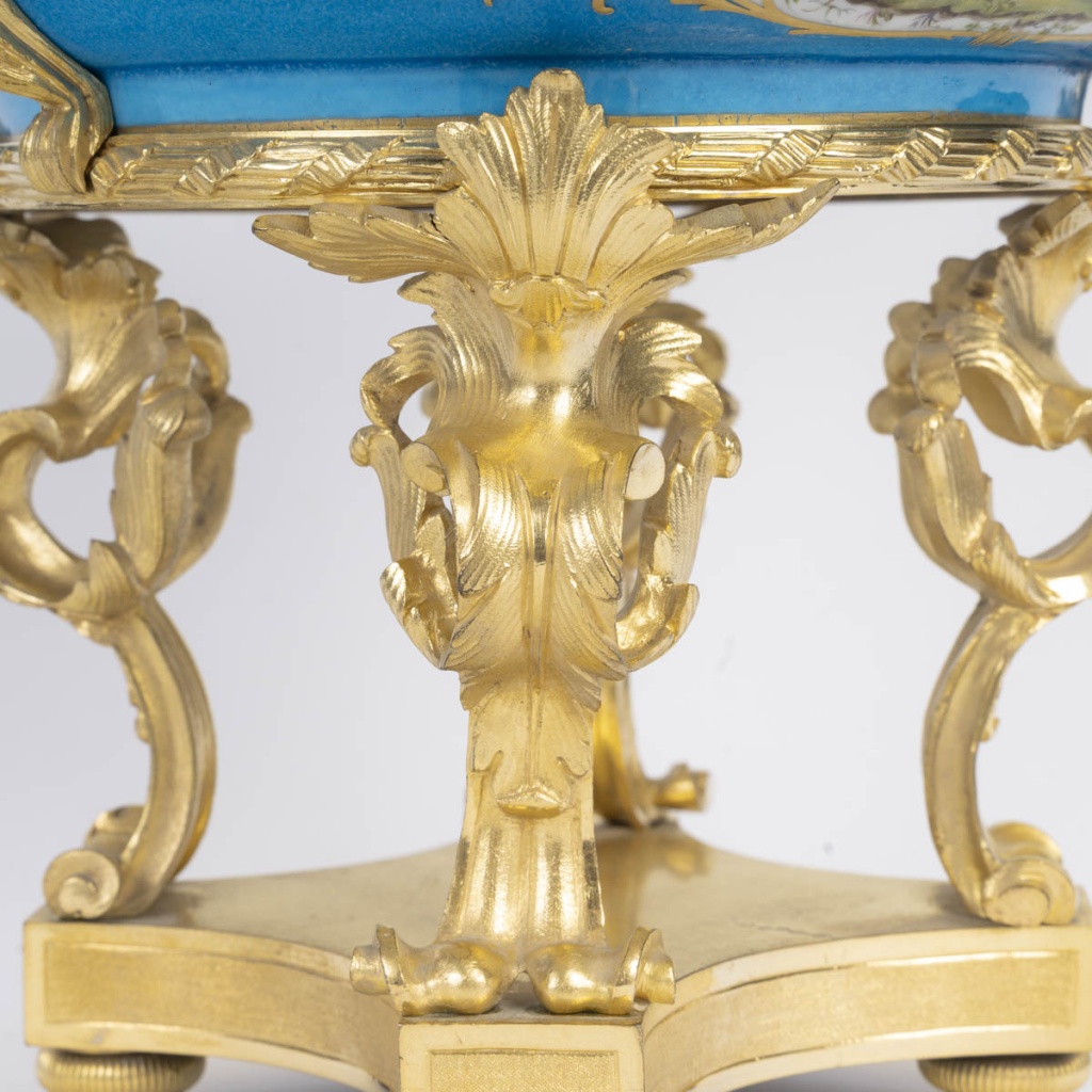 Samson, Coupe en porcelaine et sa monture en bronze doré. XIXème siècle 10