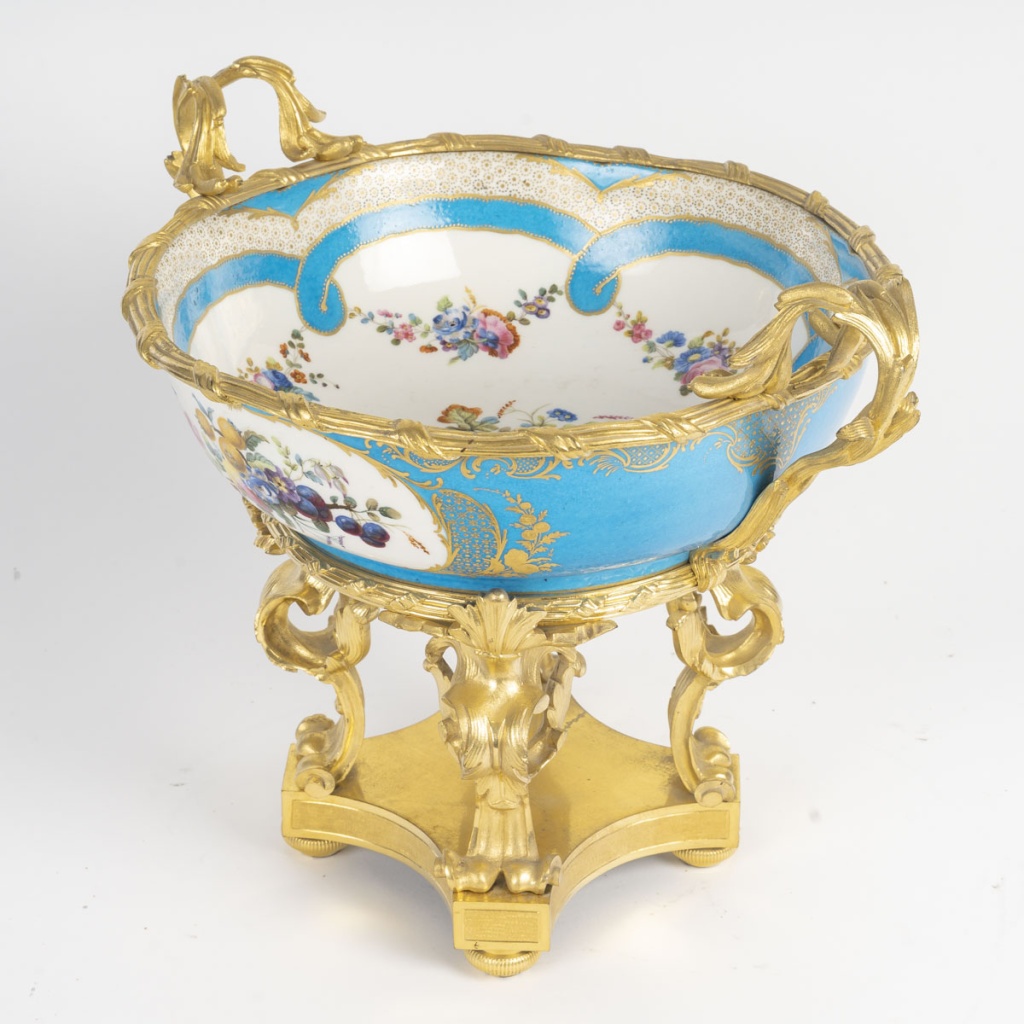 Samson, Coupe en porcelaine et sa monture en bronze doré. XIXème siècle 4