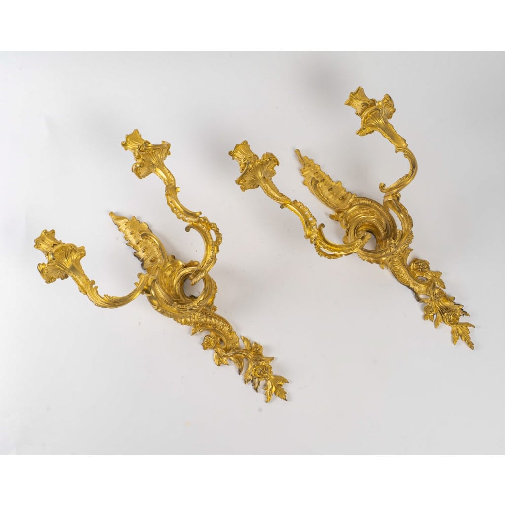 Jean-François Deniere (1774-1866) Paire d’appliques Louis XV en bronze ciselé et doré, d’après Jacques Caffieri 2