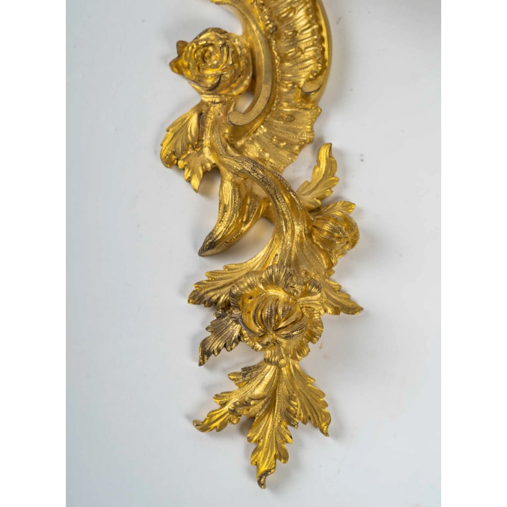 Jean-François Deniere (1774-1866) Paire d’appliques Louis XV en bronze ciselé et doré, d’après Jacques Caffieri 5