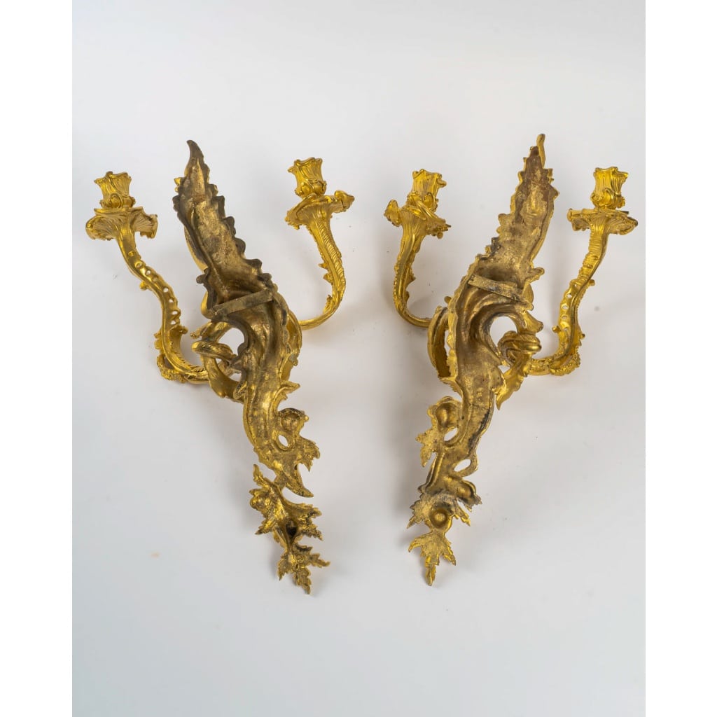 Jean-François Deniere (1774-1866) Paire d’appliques Louis XV en bronze ciselé et doré, d’après Jacques Caffieri 8