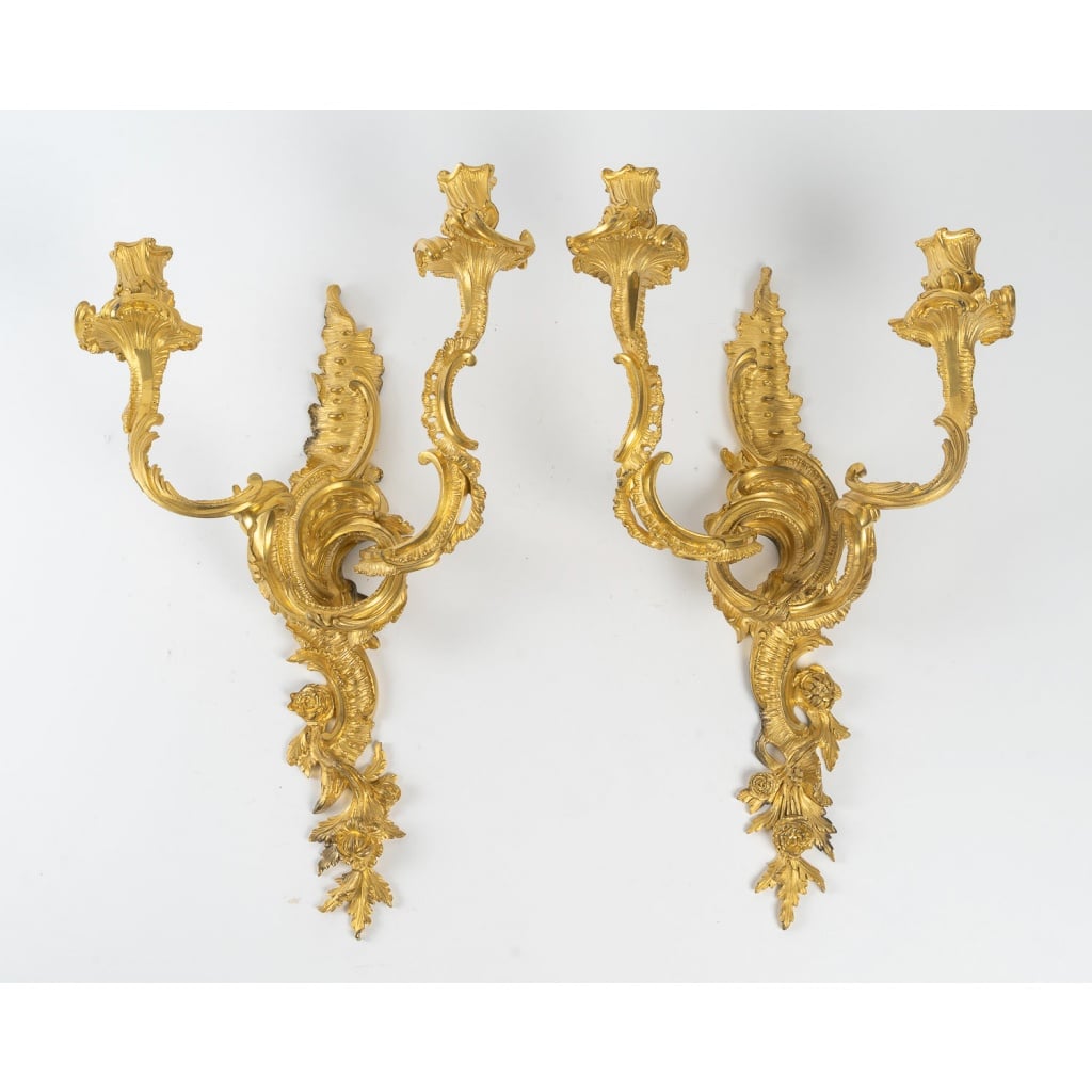 Jean-François Deniere (1774-1866) Paire d’appliques Louis XV en bronze ciselé et doré, d’après Jacques Caffieri 3