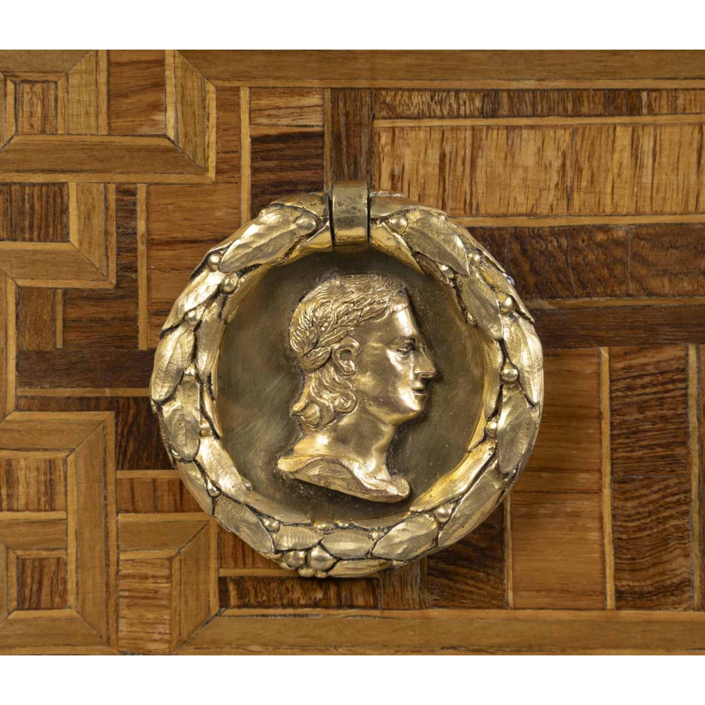 Commode d’époque Louis XVI en marqueterie 9