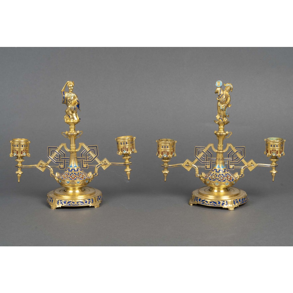 Paire de bougeoirs en bronze doré japonisant, France fin du XIXème siècle 2