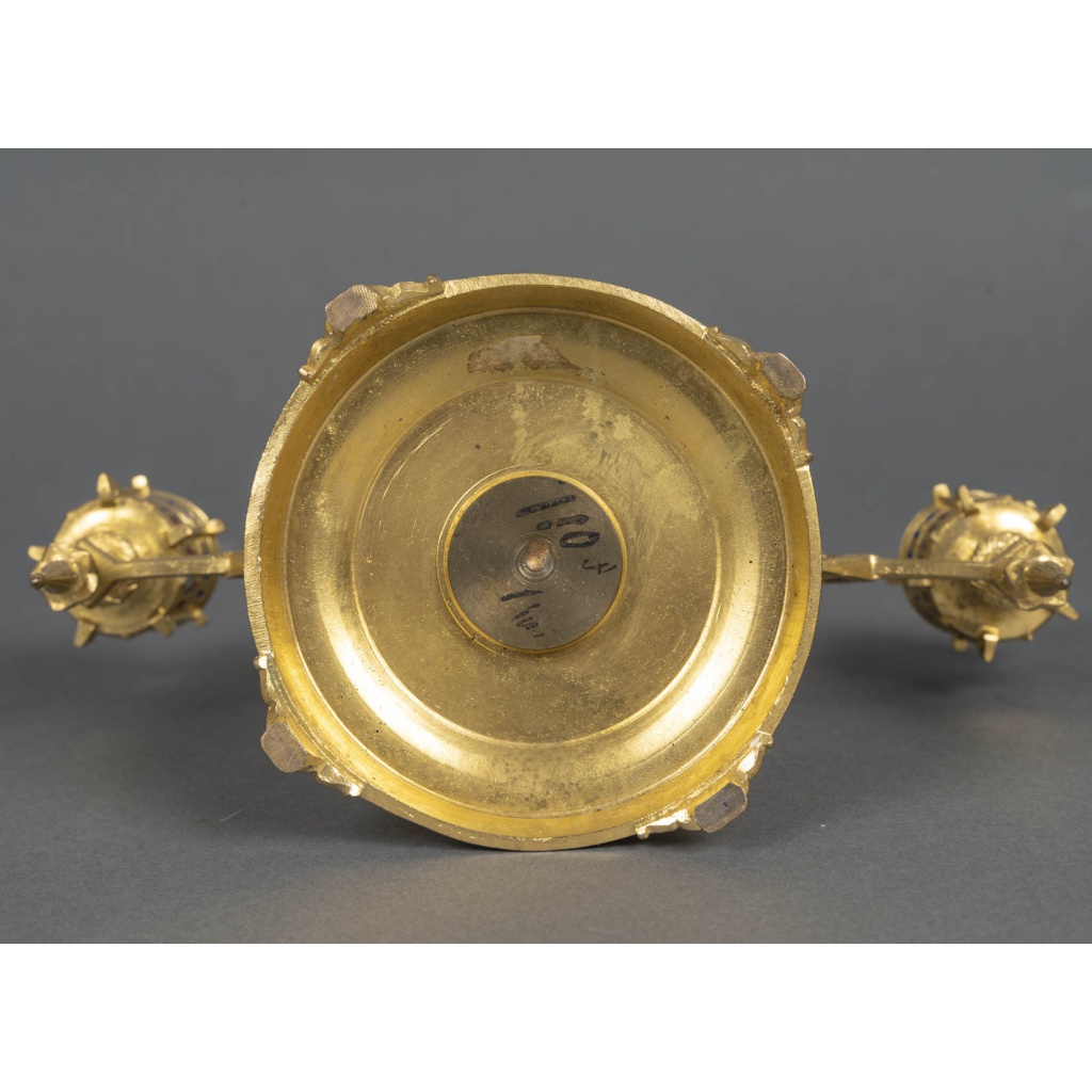 Paire de bougeoirs en bronze doré japonisant, France fin du XIXème siècle 12