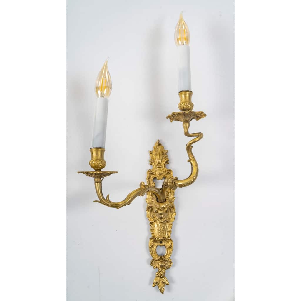 Paire d’Appliques en Bronze Doré d’époque Louis XV au C Couronné vers 1745-1749 6 Paire d’Appliques en Bronze Doré d’époque Louis XV au C Couronné vers 1745-1749 6