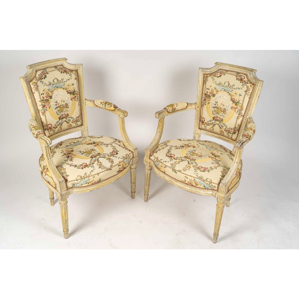 Paire de Fauteuils en hêtre laqué d’Époque Louis XVI vers 1780-1790 5 Paire de Fauteuils en hêtre laqué d’Époque Louis XVI vers 1780-1790 5