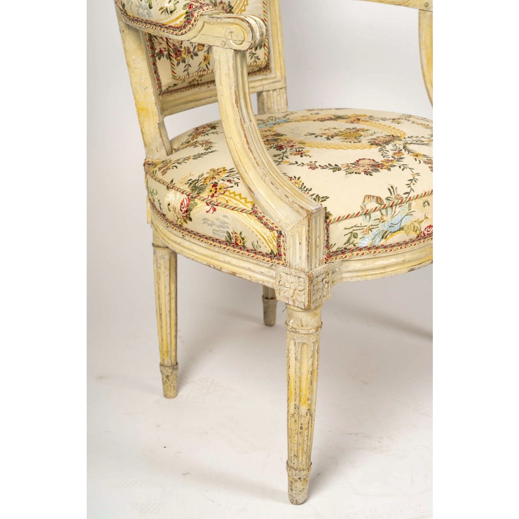 Paire de Fauteuils en hêtre laqué d’Époque Louis XVI vers 1780-1790 7 Paire de Fauteuils en hêtre laqué d’Époque Louis XVI vers 1780-1790 7