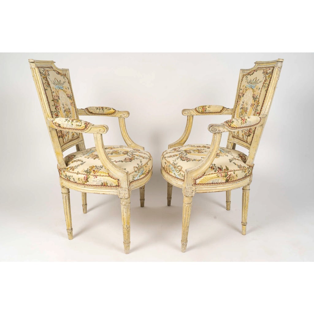 Paire de Fauteuils en hêtre laqué d’Époque Louis XVI vers 1780-1790 8 Paire de Fauteuils en hêtre laqué d’Époque Louis XVI vers 1780-1790 8