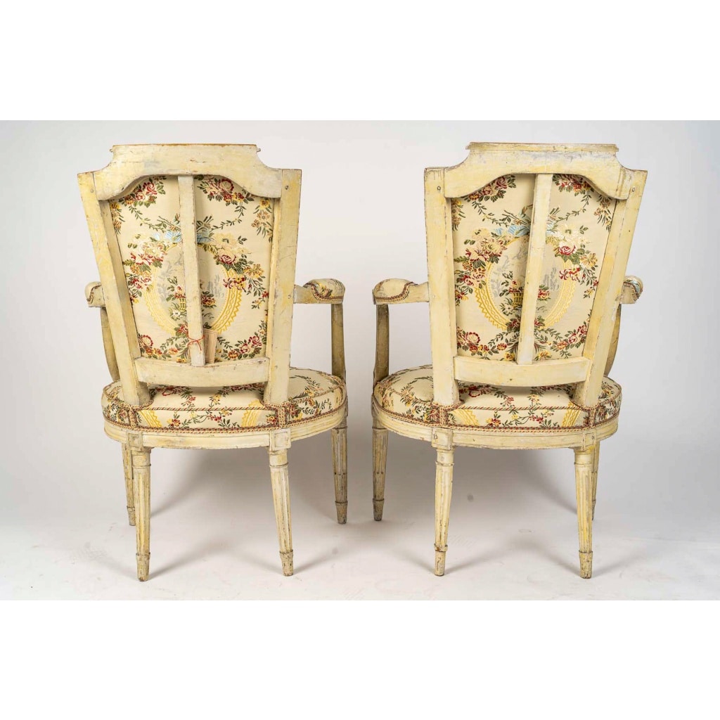 Paire de Fauteuils en hêtre laqué d’Époque Louis XVI vers 1780-1790 9 Paire de Fauteuils en hêtre laqué d’Époque Louis XVI vers 1780-1790 9