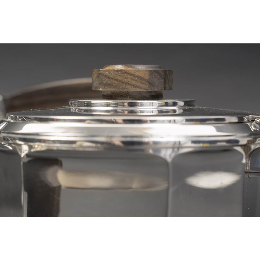 Ernest PROST Service à thé, café et chocolat en argent massif – ART DECO vers 1930 15 Ernest PROST Service à thé, café et chocolat en argent massif – ART DECO vers 1930 15
