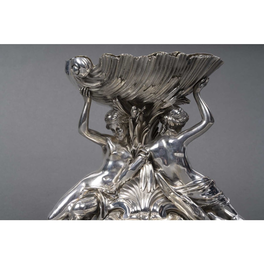 BOIN TABURET Centre de table en bronze argenté Epoque NAPOLEON III 24 BOIN TABURET Centre de table en bronze argenté Epoque NAPOLEON III 24