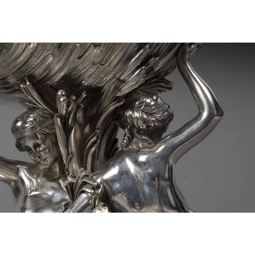 BOIN TABURET Centre de table en bronze argenté Epoque NAPOLEON III 19 BOIN TABURET Centre de table en bronze argenté Epoque NAPOLEON III 19