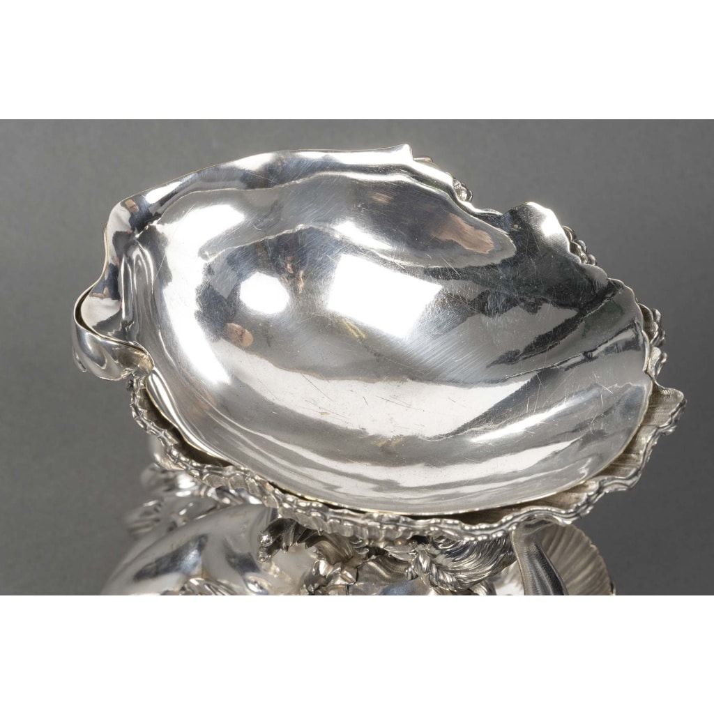 BOIN TABURET Centre de table en bronze argenté Epoque NAPOLEON III 13 BOIN TABURET Centre de table en bronze argenté Epoque NAPOLEON III 13