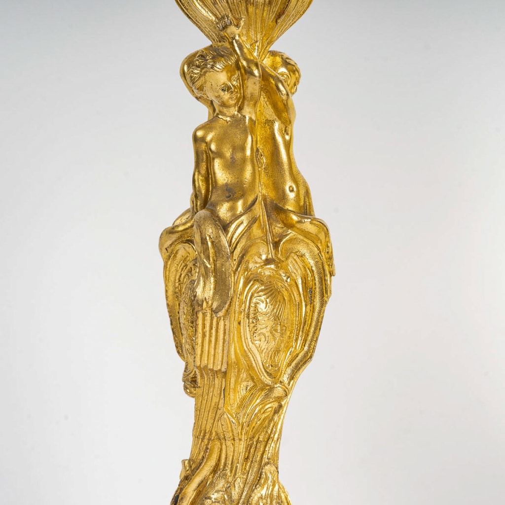 D’après Juste-Aurèle Meissonnier Paire de flambeaux vers 1880 en bronze ciselé et doré montée en Lampes 6