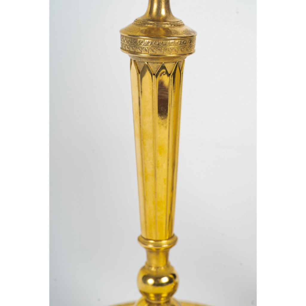 Paire de Flambeaux d’époque Directoire vers 1795-1799 en Bronze Ciselé et Doré, Montée en lampes 7 Paire de Flambeaux d’époque Directoire vers 1795-1799 en Bronze Ciselé et Doré, Montée en lampes 7