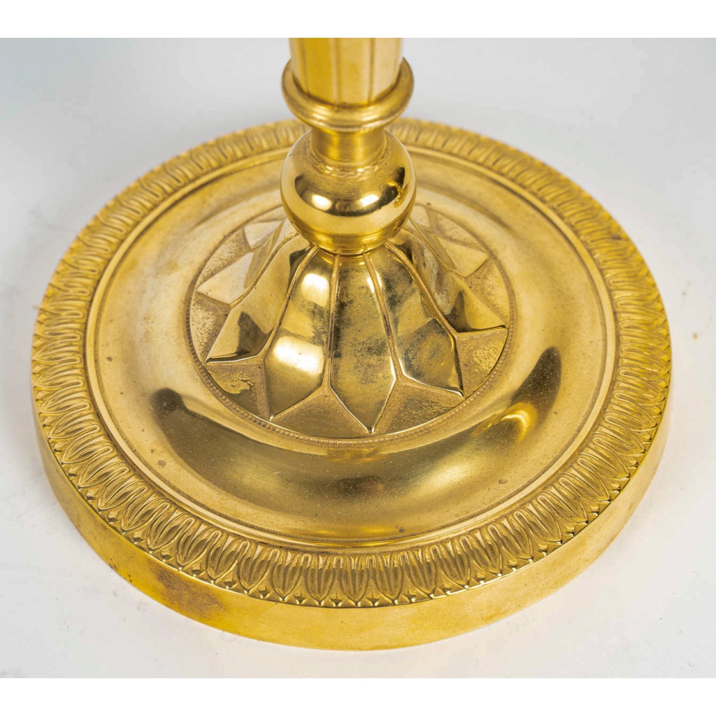 Paire de Flambeaux d’époque Directoire vers 1795-1799 en Bronze Ciselé et Doré, Montée en lampes 8 Paire de Flambeaux d’époque Directoire vers 1795-1799 en Bronze Ciselé et Doré, Montée en lampes 8