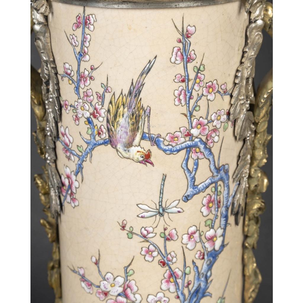 Paire de lampes à motifs japonisants avec montures en bronze – XIXème siècle 15