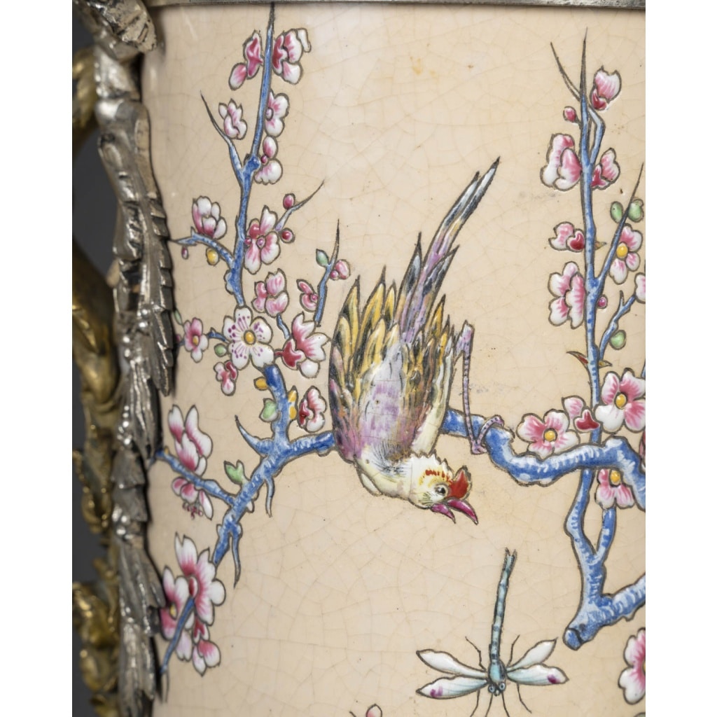 Paire de lampes à motifs japonisants avec montures en bronze – XIXème siècle 13