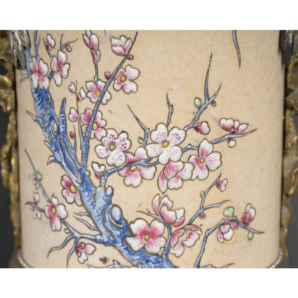 Paire de lampes à motifs japonisants avec montures en bronze – XIXème siècle 11