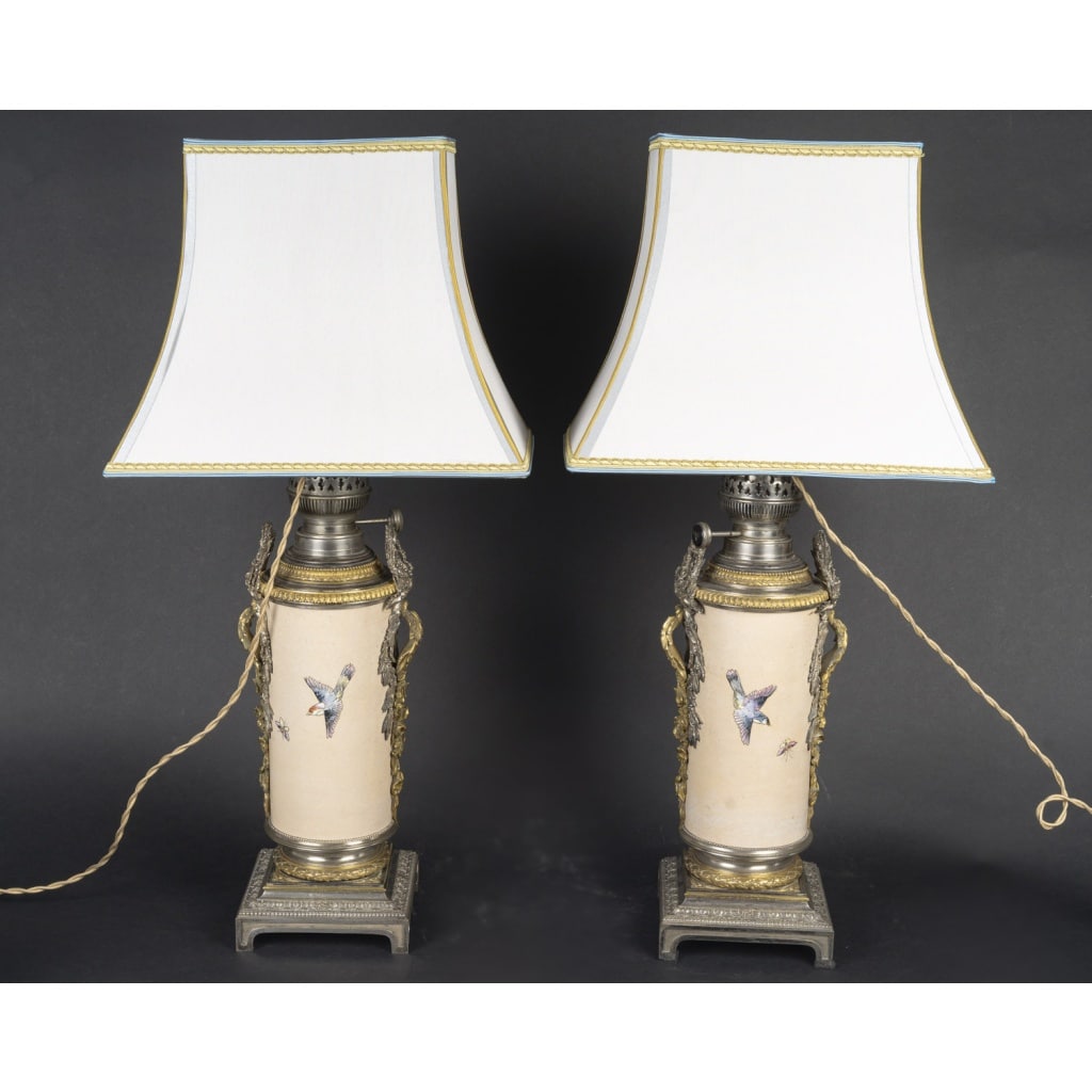 Paire de lampes à motifs japonisants avec montures en bronze – XIXème siècle 6