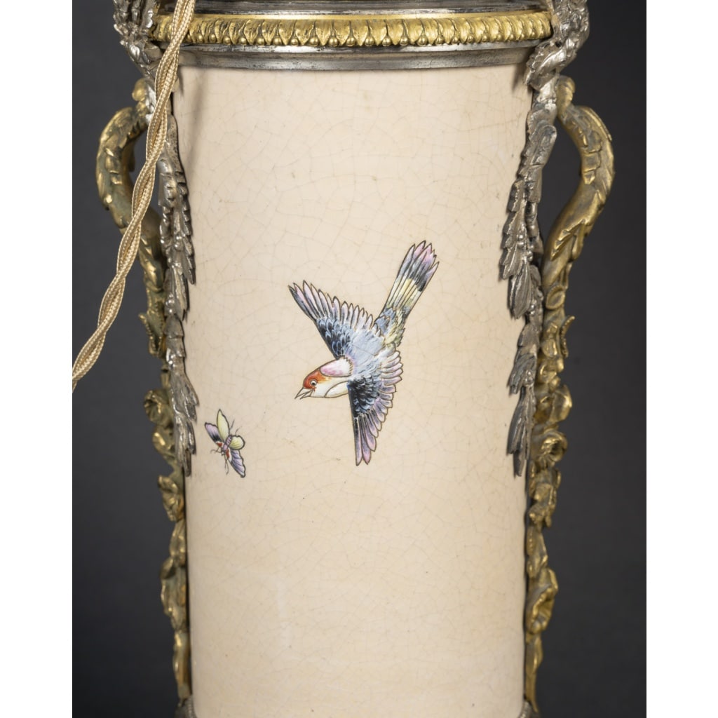 Paire de lampes à motifs japonisants avec montures en bronze – XIXème siècle 5
