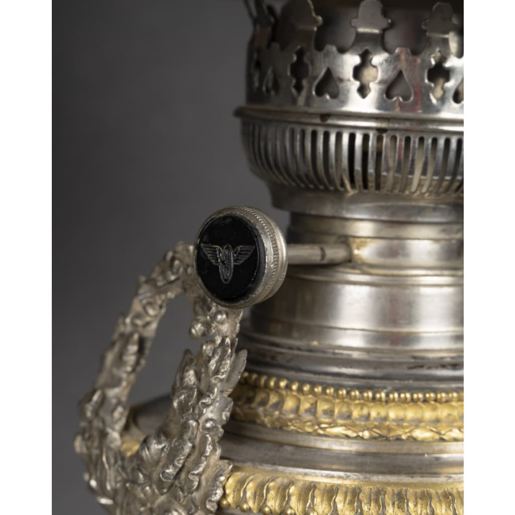 Paire de lampes à motifs japonisants avec montures en bronze – XIXème siècle 3