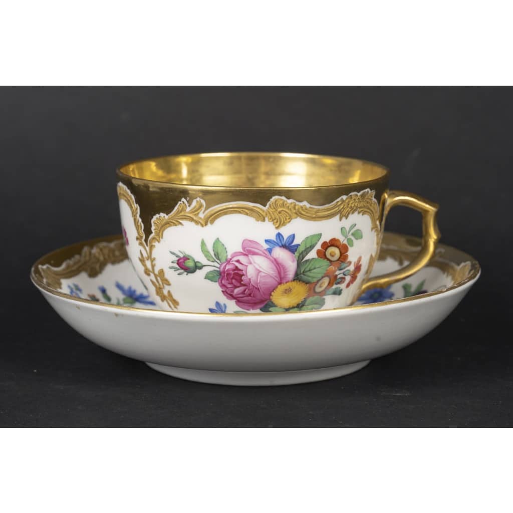 Grande tasse à fleurs polychrome KPM 2