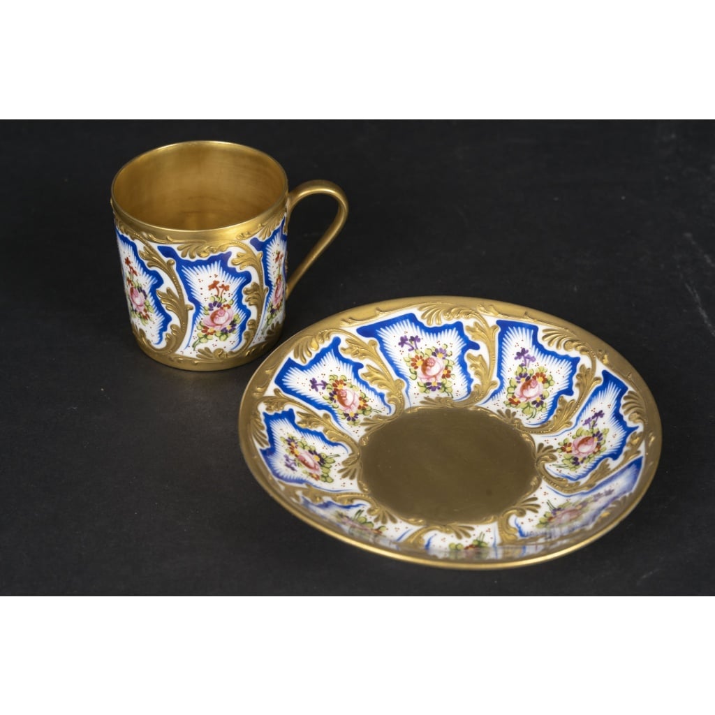 Grande tasse à fleurs polychromes 6