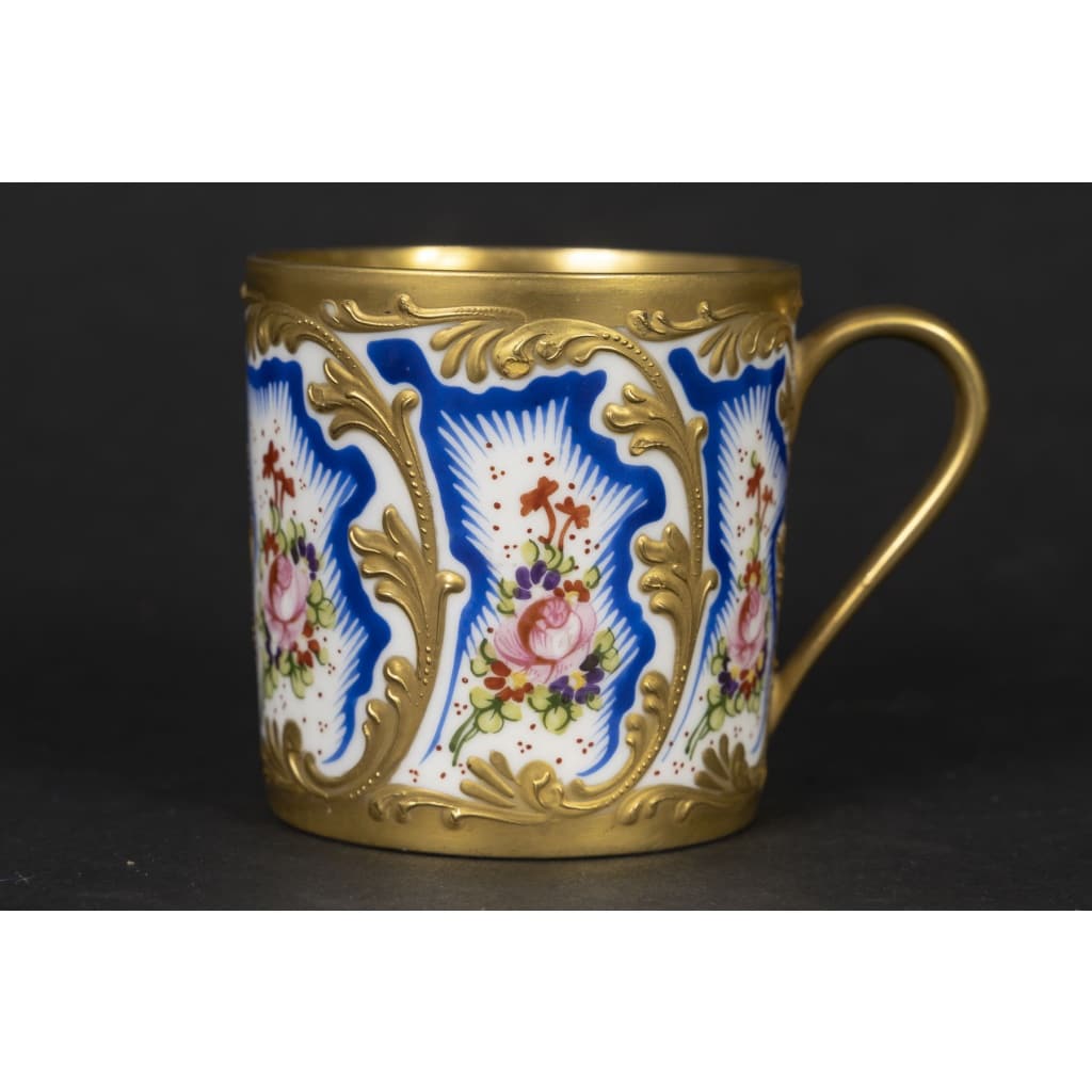 Grande tasse à fleurs polychromes 5