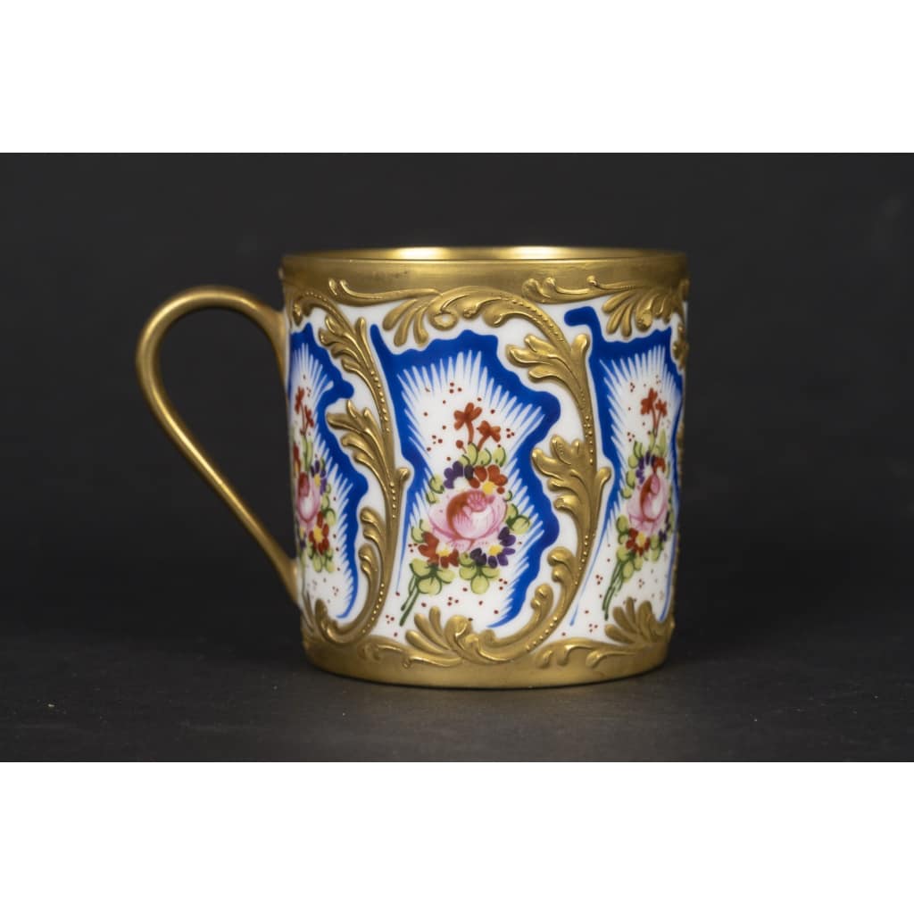 Grande tasse à fleurs polychromes 4