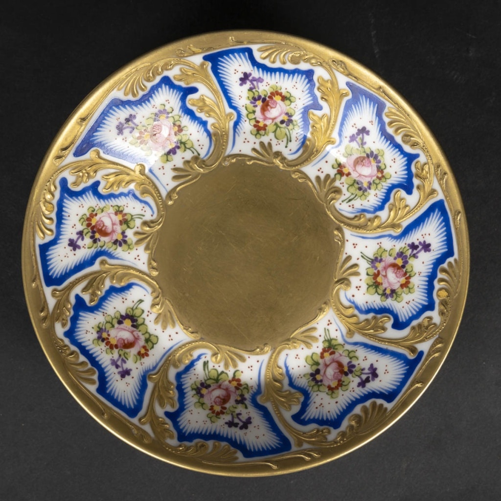 Grande tasse à fleurs polychromes 3