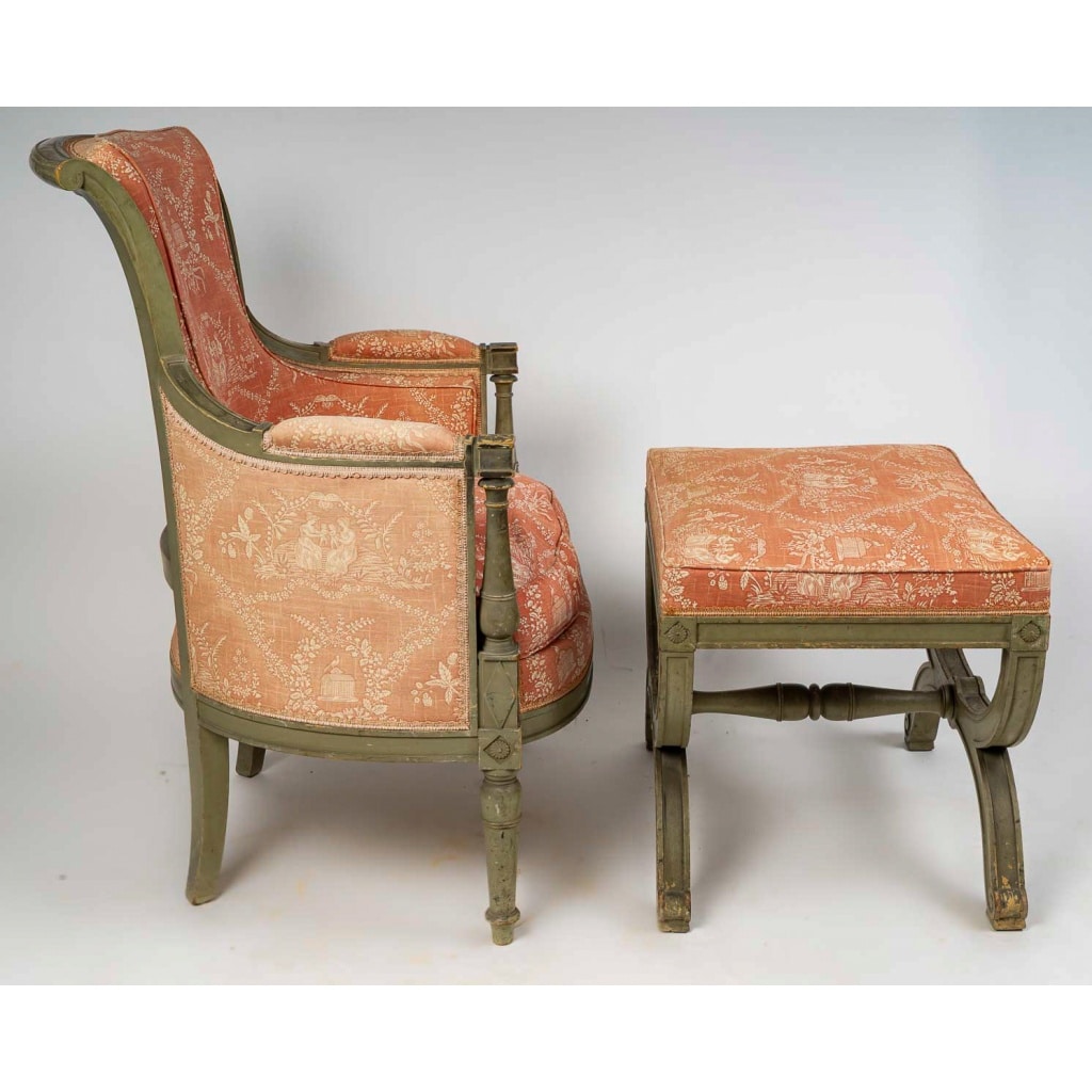 Une large Bergère de la fin du XIXeme siècle en hêtre laqué vert de style Directoire 7 Une large Bergère de la fin du XIXeme siècle en hêtre laqué vert de style Directoire 7