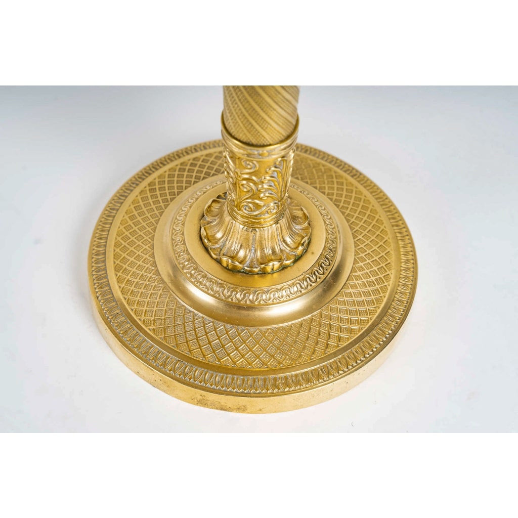 Paire de flambeaux d’époque Restauration en bronze ciselé et doré montés en lampes vers 1830 8