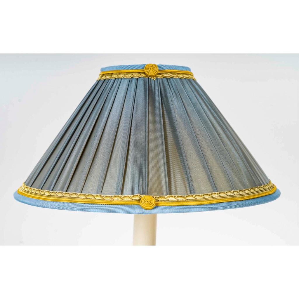 Paire de flambeaux d’époque Restauration en bronze ciselé et doré montés en lampes vers 1830 4