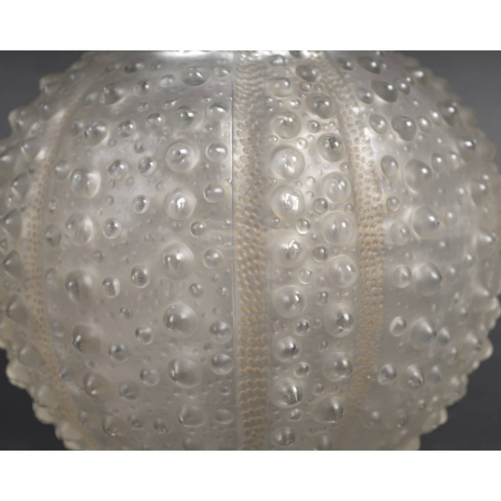 LALIQUE René – Vase « Oursins » 1935 4 LALIQUE René – Vase « Oursins » 1935 4