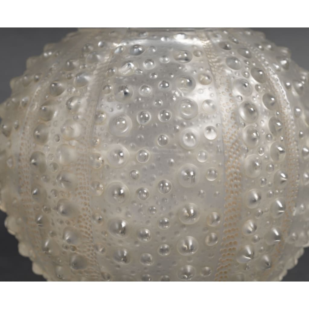 LALIQUE René – Vase « Oursins » 1935 10 LALIQUE René – Vase « Oursins » 1935 10