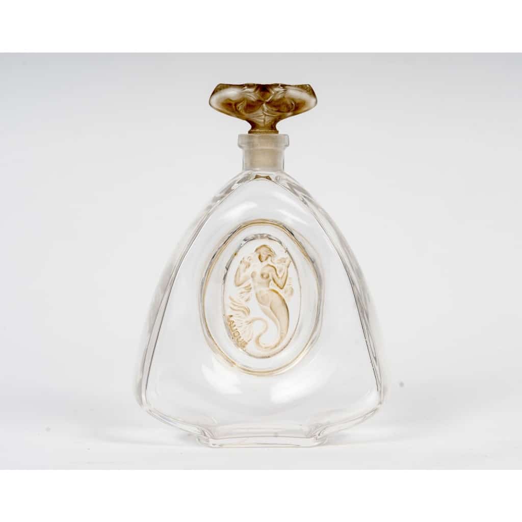 Flacon « La Sirène » verre blanc patiné sépia de René LALIQUE pour Burmann 3 Flacon « La Sirène » verre blanc patiné sépia de René LALIQUE pour Burmann 3